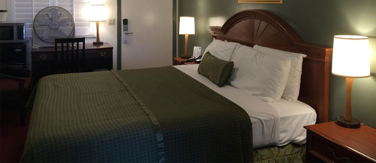  REINVIGORATE IN WELL-APPOINTED GUEST ROOMS AT OUR MORRO BAY HOTEL