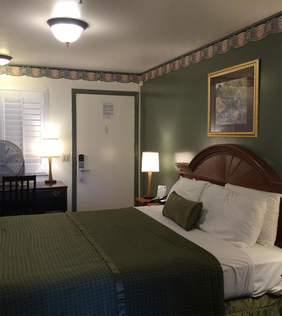  REINVIGORATE IN WELL-APPOINTED GUEST ROOMS AT OUR MORRO BAY HOTEL
